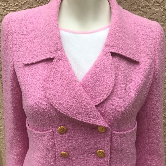 RARE  bubblegum coloured CHANEL SUIT. - Picture 4 of 8